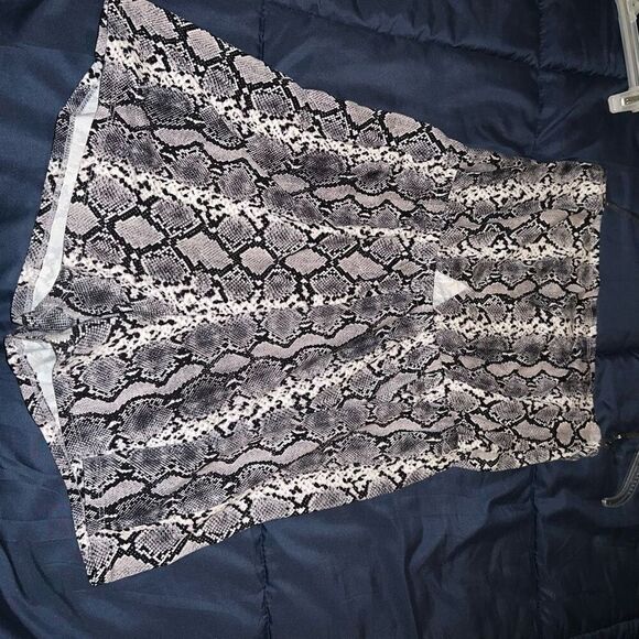 Hearts & hips Snakeskin tube top romper jumpsuit with cut out size L - Picture 2 of 6